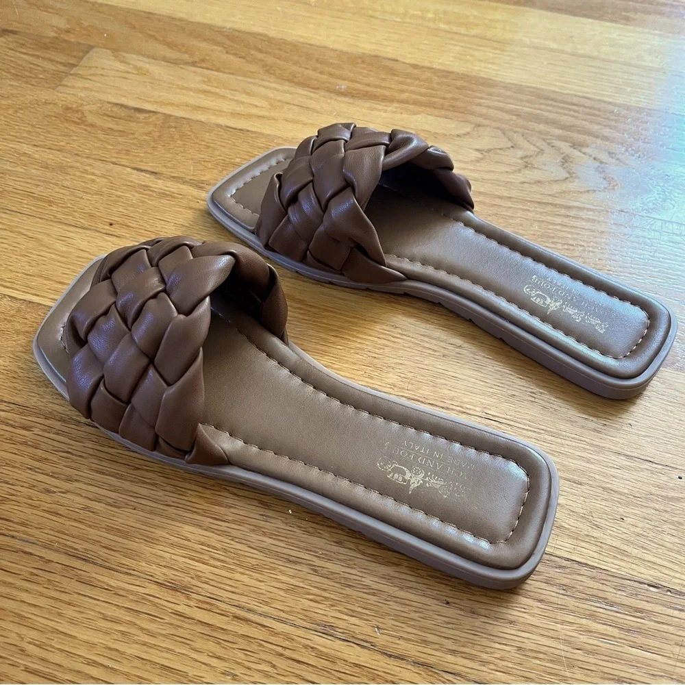 Coach and Four Spira Sandal, Brown, Size 6.5